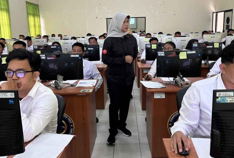 Kepala BKD Prov. Kalteng Pantau Langsung Pelaksanaan Seleksi PPPK Tahap 2