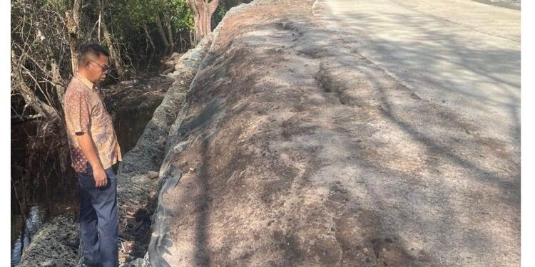 Jalan Ujung Pandaran-Kuala Pembuang Rusak Parah, DPRD Kalteng Desak Percepatan Perbaikan