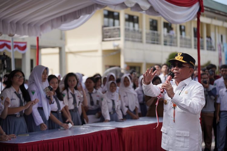 Gubernur Kalteng Gelar Cek Kesehatan Gratis untuk Pelajar di SMAN 2 Palangka Raya