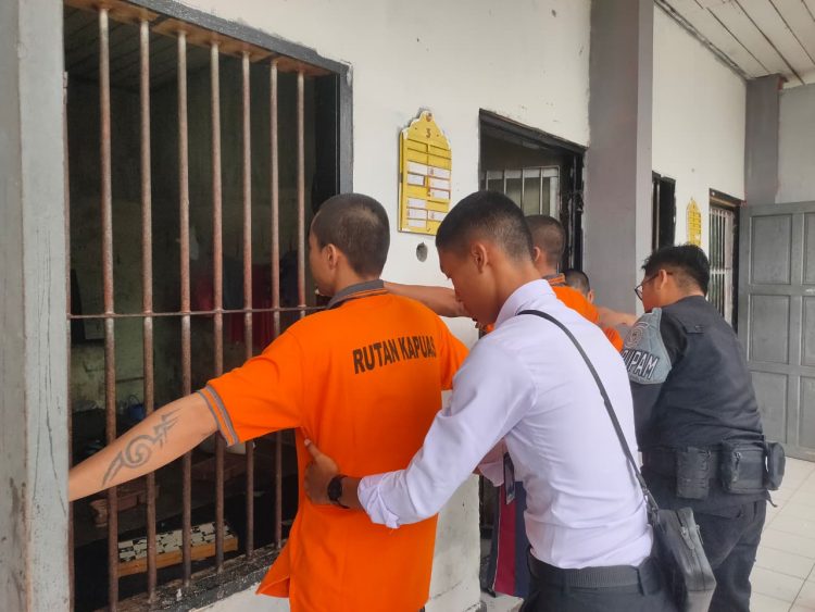 Rutan Kapuas Gelar Razia Kamar Hunian, Perkuat Keamanan dan Ketertiban