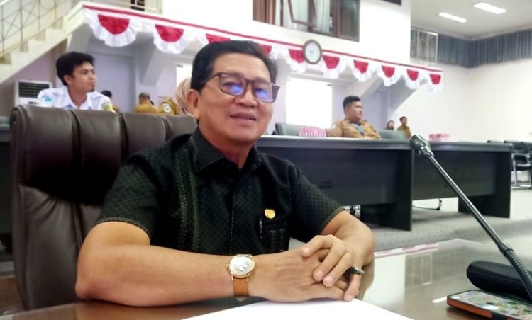 Dewan Apresiasi Pemkab Berikan Bantuan Pakan Ikan Untuk Pembudidaya di Barut 