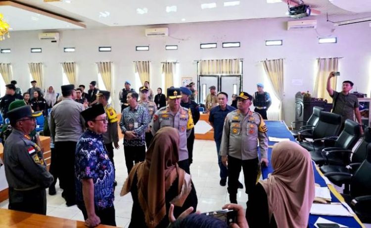 Kapolda Kalteng Tegaskan Komitmen Penuh Pihak Kepolisian Bersama TNI Jamin Keamanan Selama Tahapan Pilkada Berlangsung