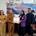 Bantuan Siswa Berprestasi di Berikan Kepada Siswa Yang Bersekolah di Desa Lemo I
