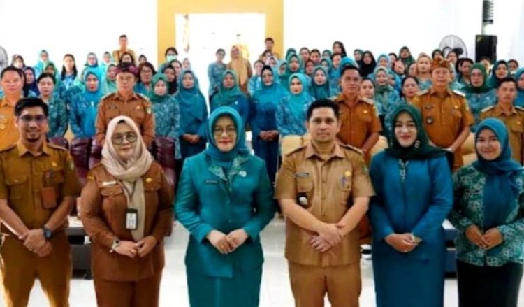 Pj Ketua TP PKK Barut Lantik 11 Ketua TP PKK Desa se Kecamatan Lahei Barat