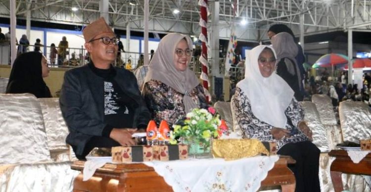 Lomba Tari Pedalaman Salah Satu Agenda Utama yang dinantikan Masyarakat pada FBIMBT 2025 di Barut