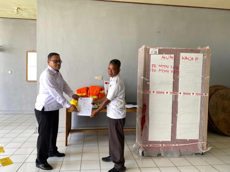 Tingkatkan Keamanan, Rutan Kapuas Terima Bantuan APD Pemadam Kebakaran