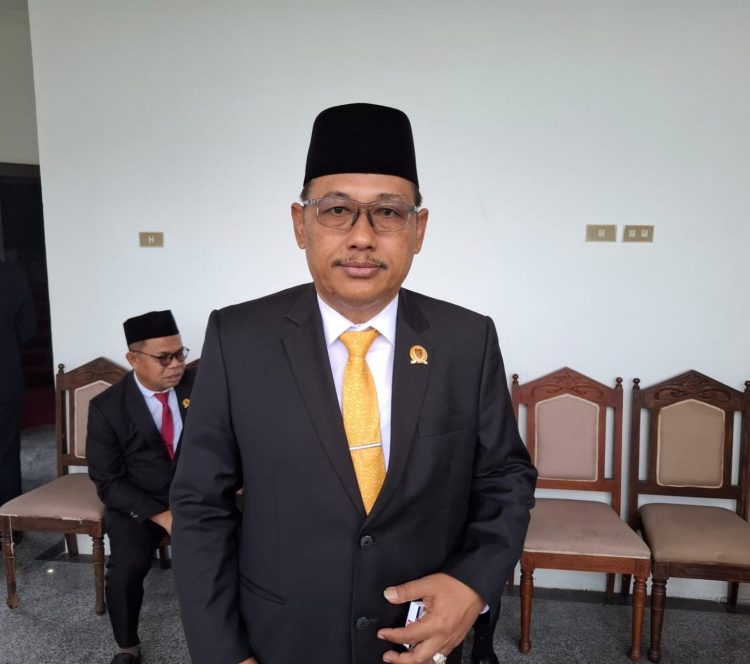 Masyarakat Kumai Sebrang Kabupaten Kobar Harapkan Pemasangan Tiang Listrik dan Lampu Penerangan Jalan Tenaga Surya