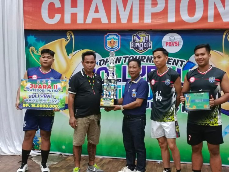 Tutup Turnamen Voli Bupati CUP 2025, Heriyus : Tahun Depan Harus Lebih Meriah