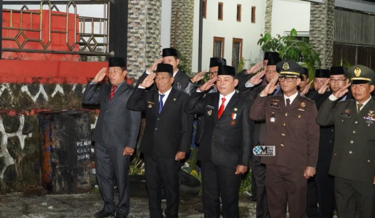 Apel Kehormatan dan Renungan Suci di Taman Makam Pahlawan Puruk Cahu