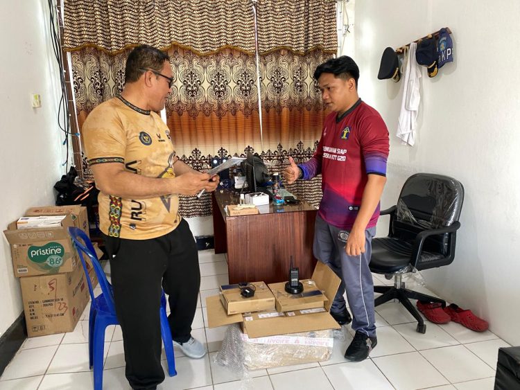 Tingkatkan Pengamanan, Rutan Kapuas Laksanakan Serah Terima Handy Talky