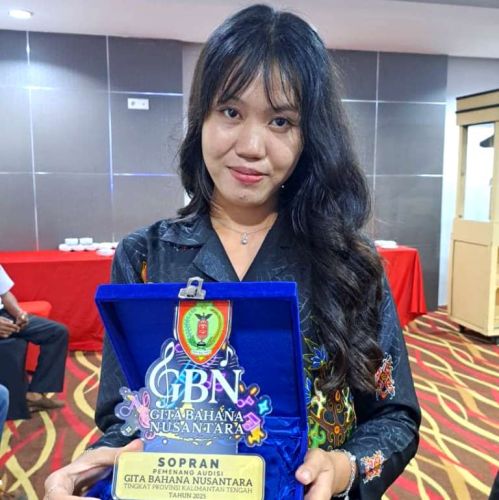 Putri Asal Desa Sabuh Kabupaten Barito Utara Wakili Kalteng di Paduan Suara Istana Merdeka HUT RI 2025