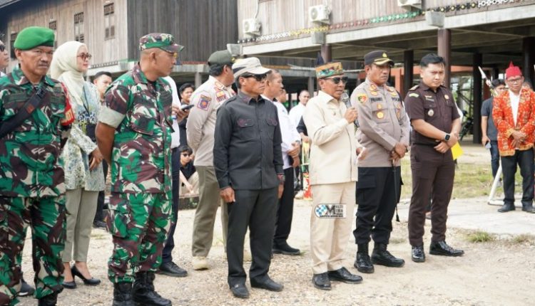 Bupati Murung Raya Sambut Kedatangan Danyonif TP 883