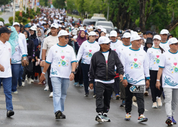 Peringati HKN ke 61, Bupati Heriyus Gelar Jalan Sehat Bersama Masyarakat Mura