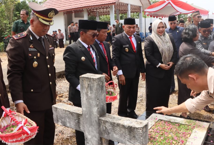 Bupati Mura Beserta Jajarannya Ziarah ke Taman Makam Pahlawan, Bentuk Penghormatan untuk Pejuang Bangsa