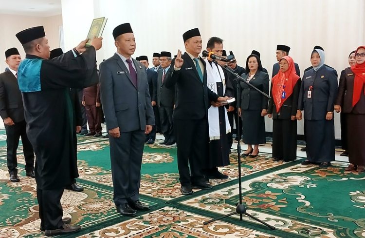 Bupati Lantik Serta Ambil Sumpah Pejabat Pimpinan Tinggi Pratama,