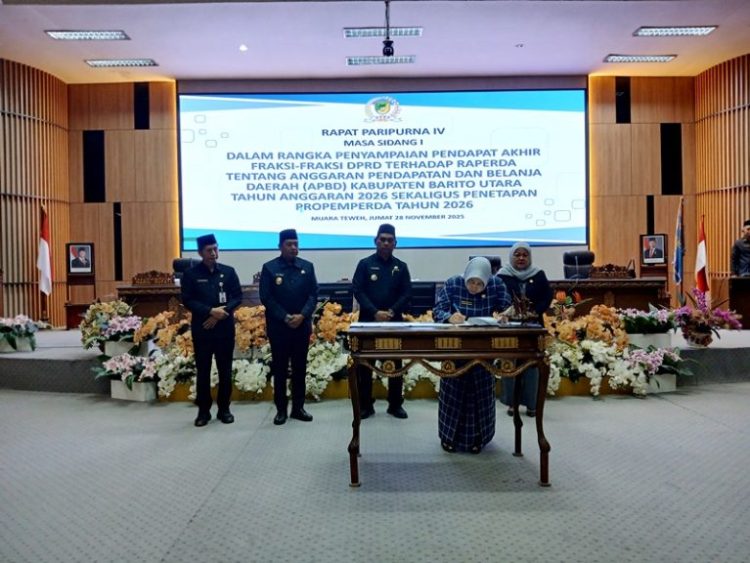 Bupati Sampaikan Pendapat Akhir Raperda APBD 2026