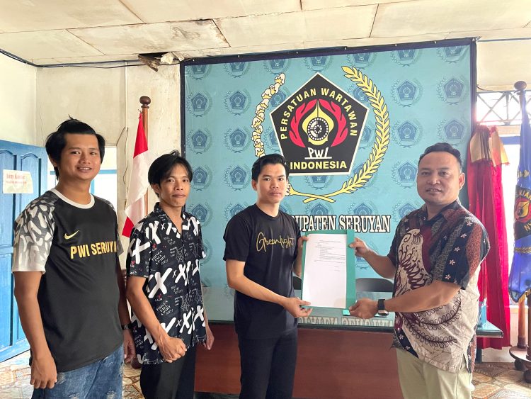 Hendri Editia Resmi Ambil Formulir di Pemilihan Ketua PWI Seruyan periode 2025-2028