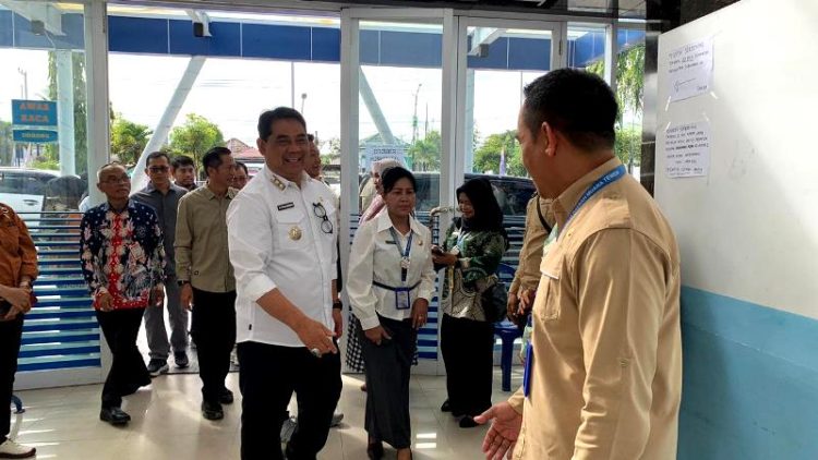 Bupati Resmi Buka Bakti Sosial Operasi Katarak di RSUD Muara Teweh