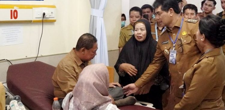 Hari Pertama Menjabat Bupati Barut Kunjungi RSUD MTW