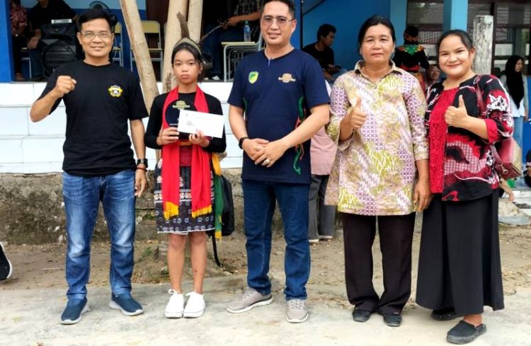 SDN 1 Tambaba Uria Berhasil Torehkan Prestasi di Festival Tunas Bahasa Ibu yang Digelar Dinas Pendidikan Barut