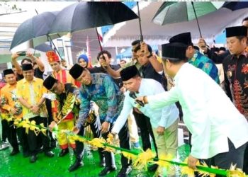Gubernur Kalteng Resmi Membuka Pasar Rakyat dan Pameran MTQH XXXIII Expo 2025