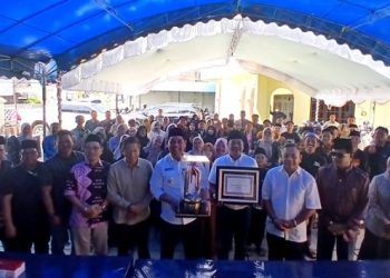 Pemkab Barut Berikan Bonus 300 Juta serta Hadiah Umroh Kepada Kafilah Juara Umum MTQH