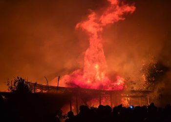 Puluhan Rumah Dan Sekolahan Al Badar Terbakar