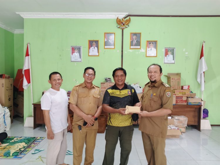 Kwarcab 1508 Serahkan Bantuan Korban Kebakaran Kasongan