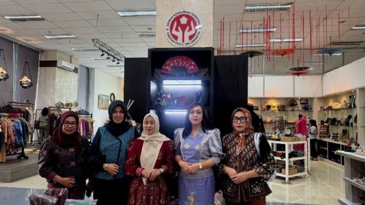 Ketua TP PKK Barut Tegaskan Pentingnya Sinergi Dekranasda dan Organsisai Perempuan, Dorong Pertumbuhan UMKM