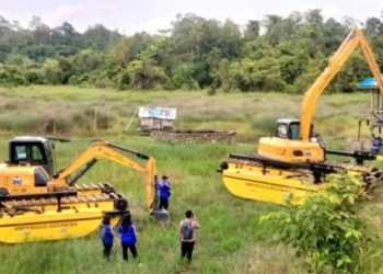 Kadis PUPR Barut Jelaskan Manfaat Excavator Amfibi, Tingkatkan Efektivitas dan Efisiensi Kinerja Bidang SDA Dinas PUPR