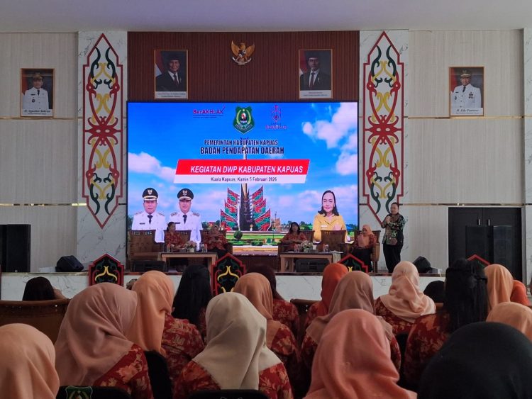 Kepala Bapenda Berinovasi Beri Penyuluhan Pajak Pada Ibu DWP Kapuas
