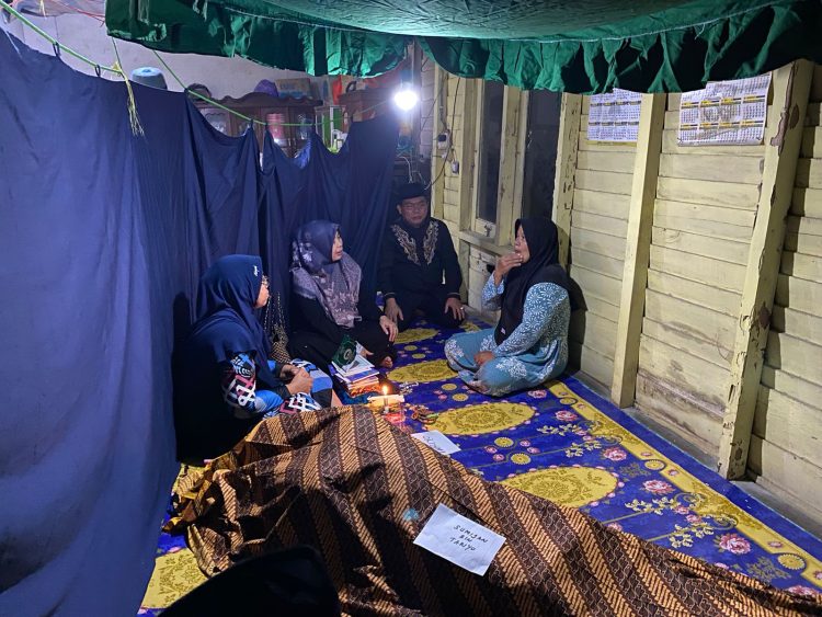 Bupati Kapuas Tinjau Kondisi Infrastruktur Jalan Desa Tamban Baru Timur