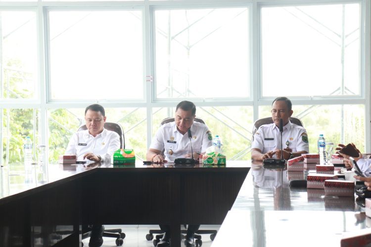 Wabup Hadiri Forum Konsultasi Publik Penyelenggaraan Mal Pelayanan Publik Kabupaten Kapuas