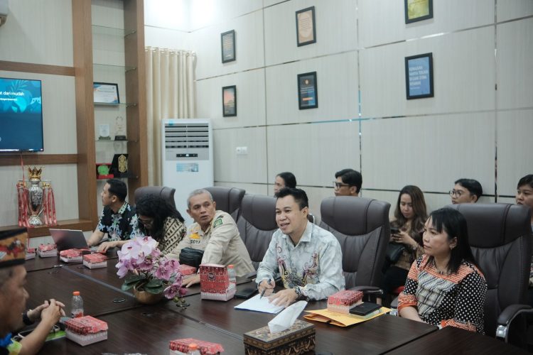 Staf Ahli Bidang Ekonomi, Keuangan dan Pembangunan Pimpin Rapat Lanjutan Penataan Kawasan Jalan Melati Kuala Kapuas