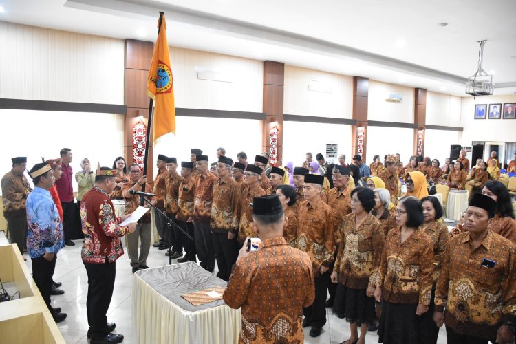 Wabub Kapuas Kukuhkan Pengurus Persatuan Wredatama Republik Indonesia dan Kerta Wredatama Kabupaten Kapuas masa bakti 2026–2030