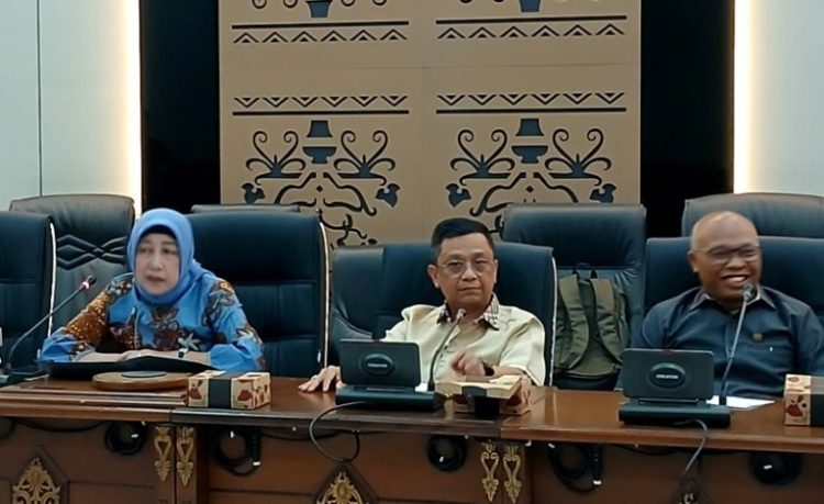 Rapat Dengar Pendapat DPRD Barut Panas , Fraksi PDIP Minta Perusahaan Tambang Hentikan Penggunaan Jalan Kabupaten