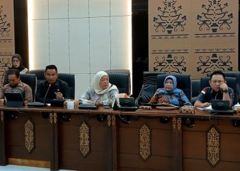DPRD Barut Menggelar Rapat Dengar Pendapat Terkait Kondisi Dan Perizinan Jalan Kabupaten KM 30