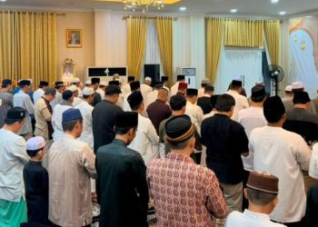 Gelar Sholat Berjamaah Bersama di Rujab Bupati, H.Shalahuddin Sampaikan Pesan ini