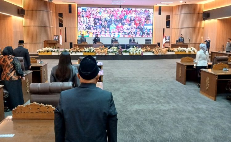 DPRD Barut gelar Rapat Paripurna III Masa Sidang I  penyampaian jawaban pemerintah daerah atas pandangan umum fraksi-fraksi 5 Raperda