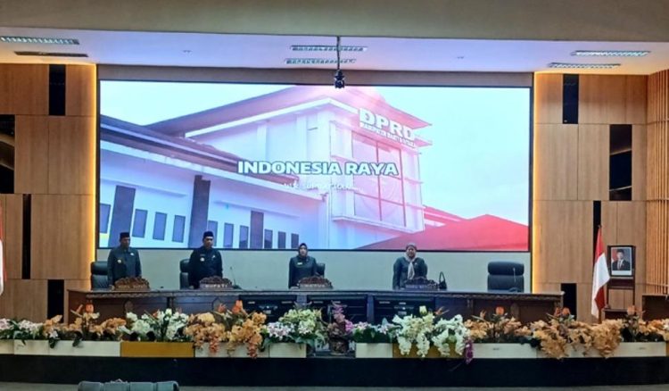 KETUA DPRD BARUT Tegaskan pentingnya sinergi antara legislatif dan eksekutif dalam pembahasan lima Raperda pada Rapat Paripurna III Masa Sidang I