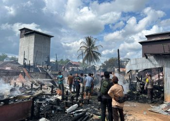 Dua Rumah Dan Toko Di Samba Katung Berkobar