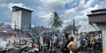 Dua Rumah Dan Toko Di Samba Katung Berkobar
