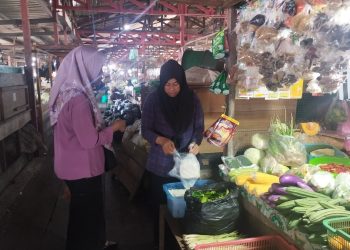 Stok Melimpah Harga Cabe Lokal Di Pasar Saik Kuala Pembuang Turun
