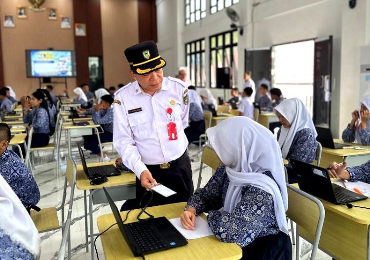 Kadis Pendidikan Barut Tegaskan Tes Kemampuan Akademik Jadi Tolok Ukur Penting Dalam Menilai Kemampuan Siswa.