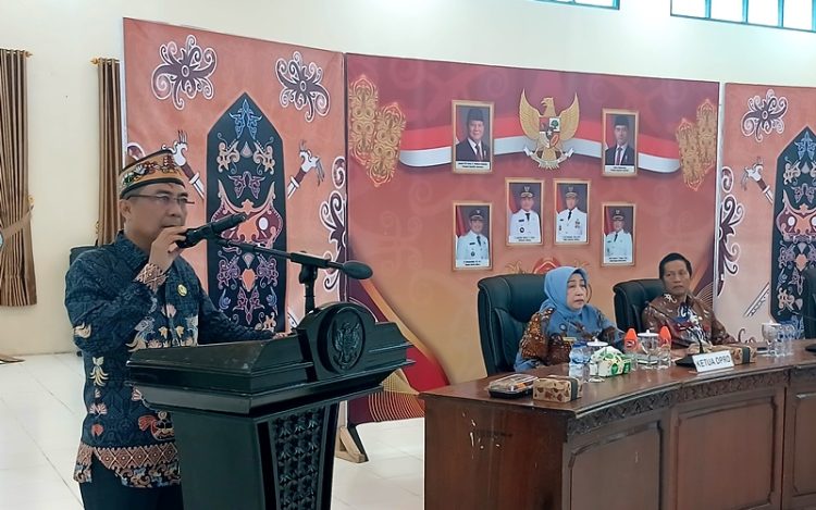 Kadis Dishub : Parkir di Badan Jalan Kurangi Kapasitas Lalu Lintas Kota Muara Teweh