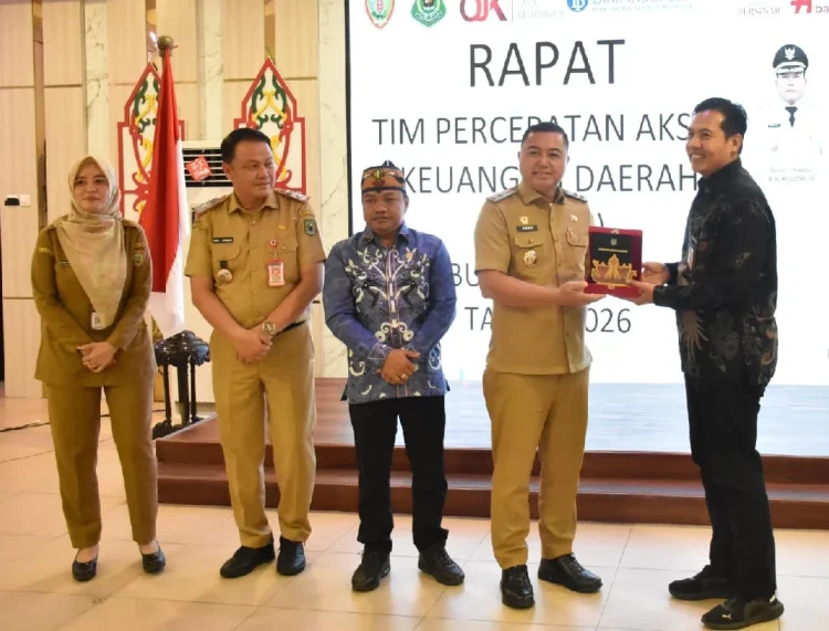 Wakil Ketua II DPRD Kapuas Hadiri Rapat TPAKD Tahun 2027