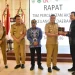 Wakil Ketua II DPRD Kapuas Hadiri Rapat TPAKD Tahun 2027