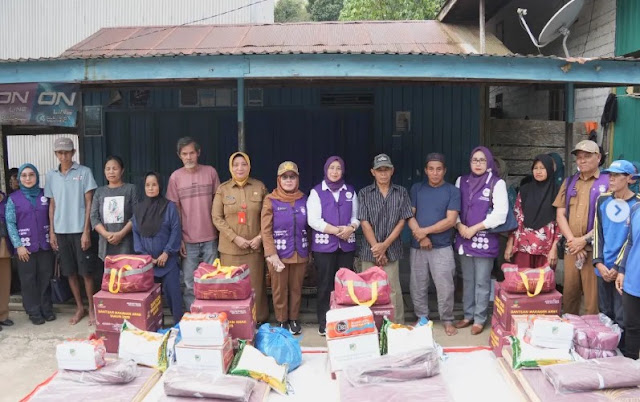Penyerahan Bantuan Secara Simbolis Jadi Bentuk Kepedulian Sekaligus Dukungan Moril Kepada Warga yang Kehilangan Tempat Tinggal